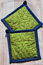 Load image into Gallery viewer, Pot Holders - Green Dragonflies