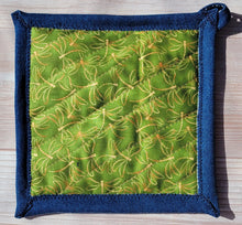 Load image into Gallery viewer, Pot Holders - Green Dragonflies