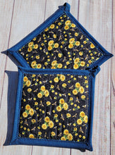 Load image into Gallery viewer, Pot Holders - Bees and Sunflowers
