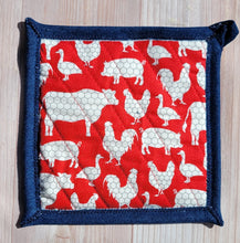 Load image into Gallery viewer, Pot Holders - Chicken Wire Farm Animals