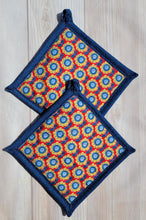 Load image into Gallery viewer, Pot Holders - Vintage Blue and Yellow Flowers