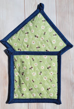 Load image into Gallery viewer, Pot Holders - Green Bees