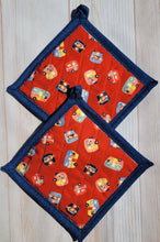 Load image into Gallery viewer, Pot Holders - Orange Campers