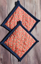 Load image into Gallery viewer, Pot Holders - Pink Smiling Bees