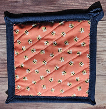 Load image into Gallery viewer, Pot Holders - Pink Smiling Bees