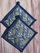Load image into Gallery viewer, Pot Holders - Silver Dragonflies