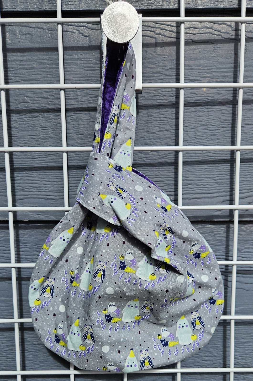 Large Knot Tote - Pastel Spooky