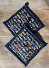Load image into Gallery viewer, Pot Holders - Lava Lamp Cats