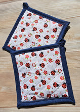 Load image into Gallery viewer, Pot Holders - Lady Bugs on White