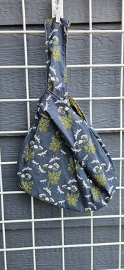 Large Knot Tote - Midsummer Dragonflies