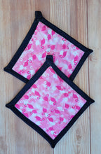 Load image into Gallery viewer, Pot Holders - Flamingos