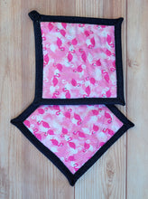 Load image into Gallery viewer, Pot Holders - Flamingos