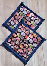 Load image into Gallery viewer, Pot Holders - Cupcakes