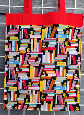 Large Market Tote with Pocket - Bookworm
